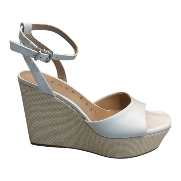 Copper Key Women’s NWOT White Square Toe Ankle Strap 7M Daybreak - Picture 2 of 12